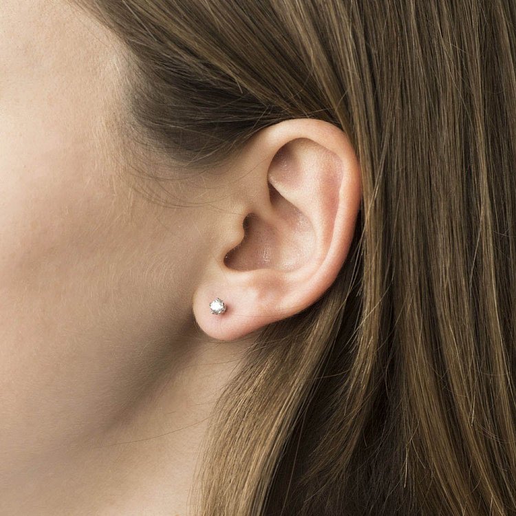 Срібні сережки-пусети з фіанітами 121889 від ювелірного магазину Онікс - 3