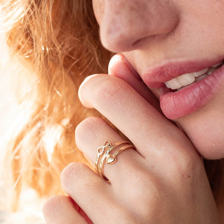 Кольцо "Сердечко и бесконечность" в желтом золоте к07104 от ювелирного магазина Оникс - 4