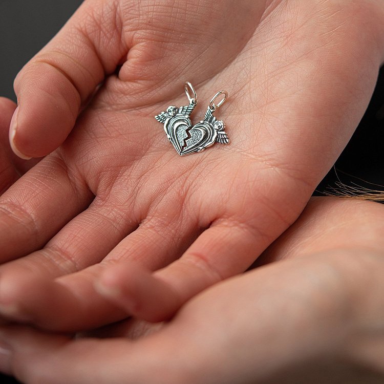 Підвіска "Дві половинки серця" (янголята) 13872 від ювелірного магазину Онікс - 1