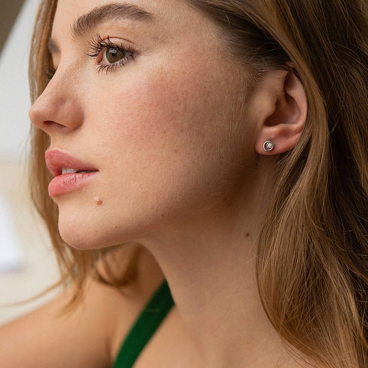 Золоті сережки - пусети з діамантами 31221121 від ювелірного магазину Онікс - 3