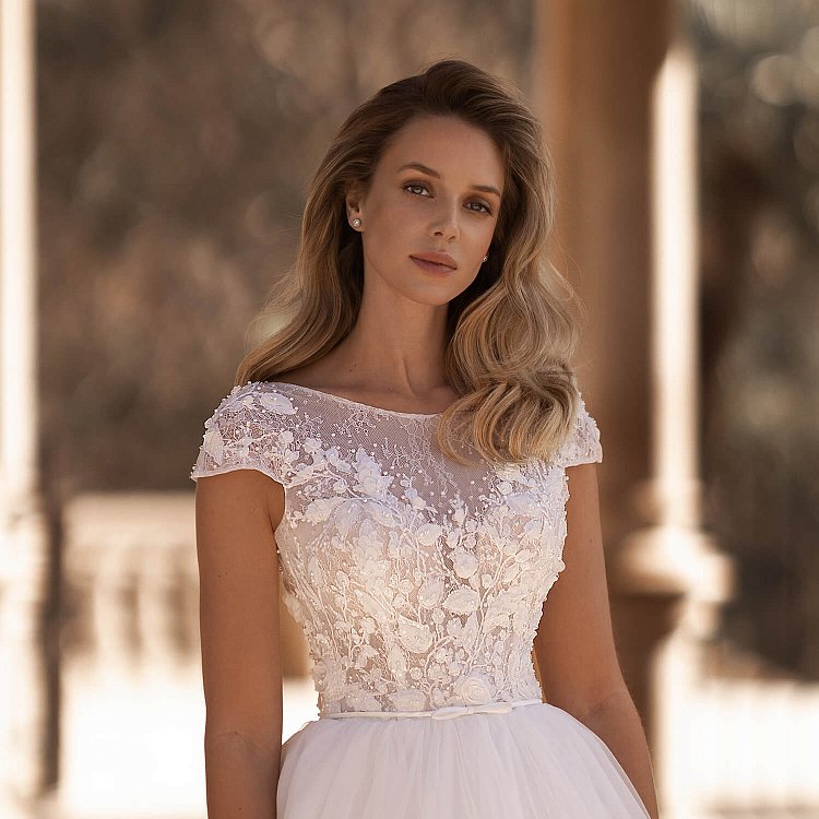 Срібні сережки - пусети з фіанітами 842 від ювелірного магазину Онікс - 3