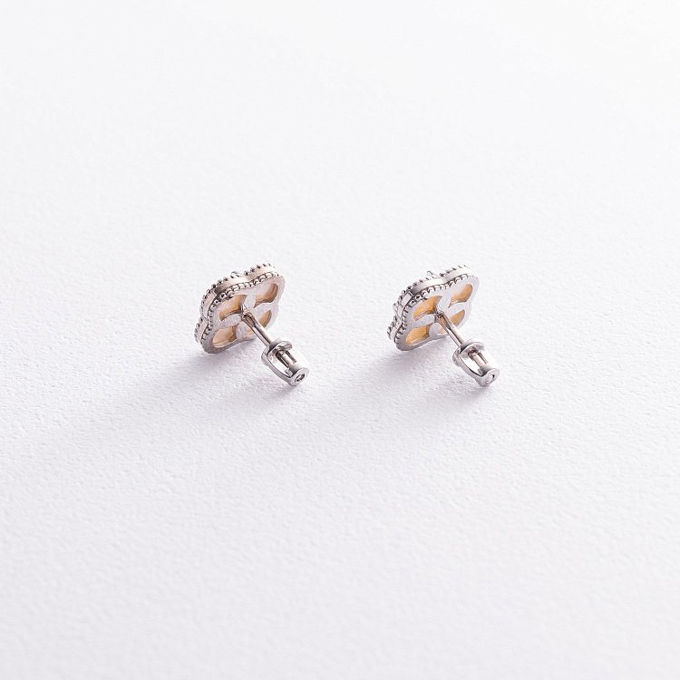 Срібні сережки - пусети "Конюшина" (шт. перламутр) OR128220п від ювелірного магазину Онікс - 3