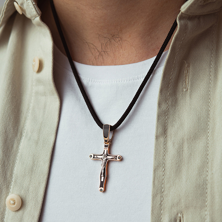 Золотой крестик "Распятие. Спаси и Сохрани" (фианиты, эмаль) 270142Е от ювелирного магазина Оникс - 1