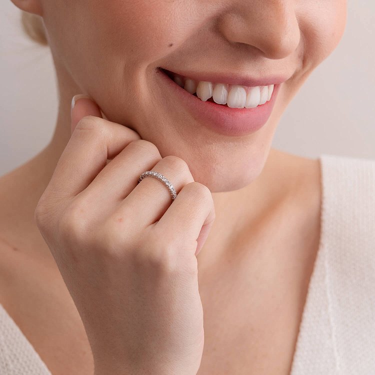 Каблучка в білому золоті з діамантами 221121121 від ювелірного магазину Онікс - 3