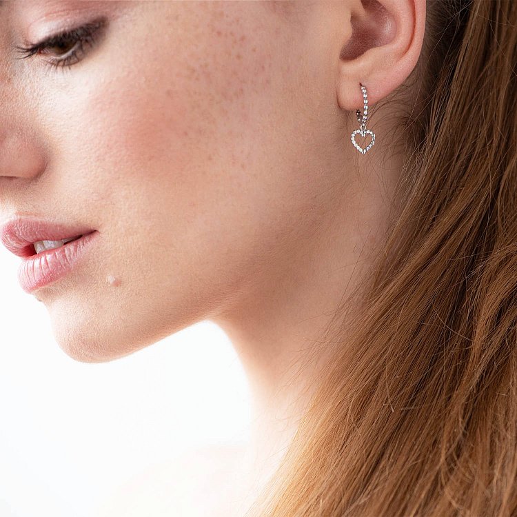 Сережки "Сердечки" в білому золоті с05940 від ювелірного магазину Онікс
