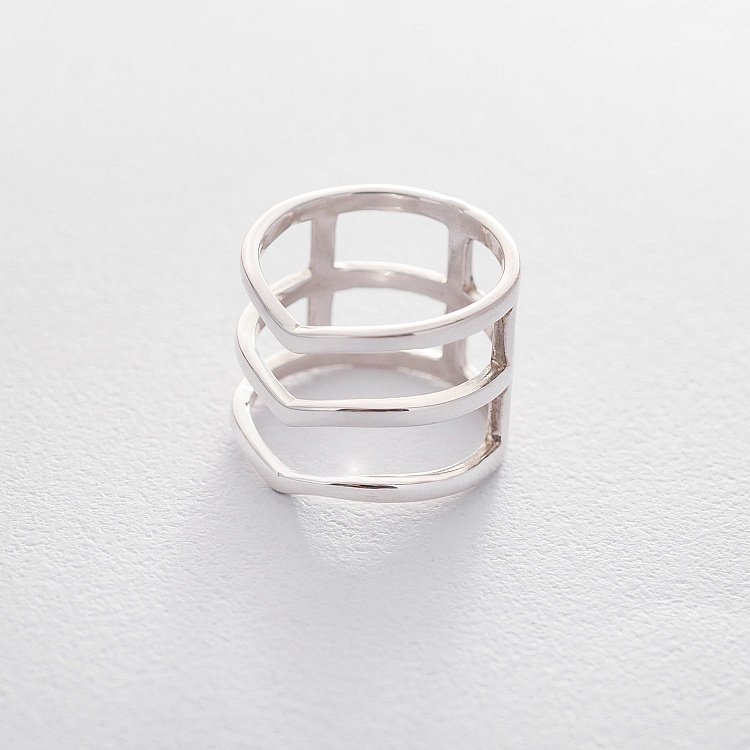 Серебряное кольцо 111737 от ювелирного магазина Оникс