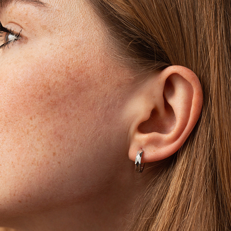 Сережки - кільця "Джоанна" у білому золоті с07993 від ювелірного магазину Онікс - 1