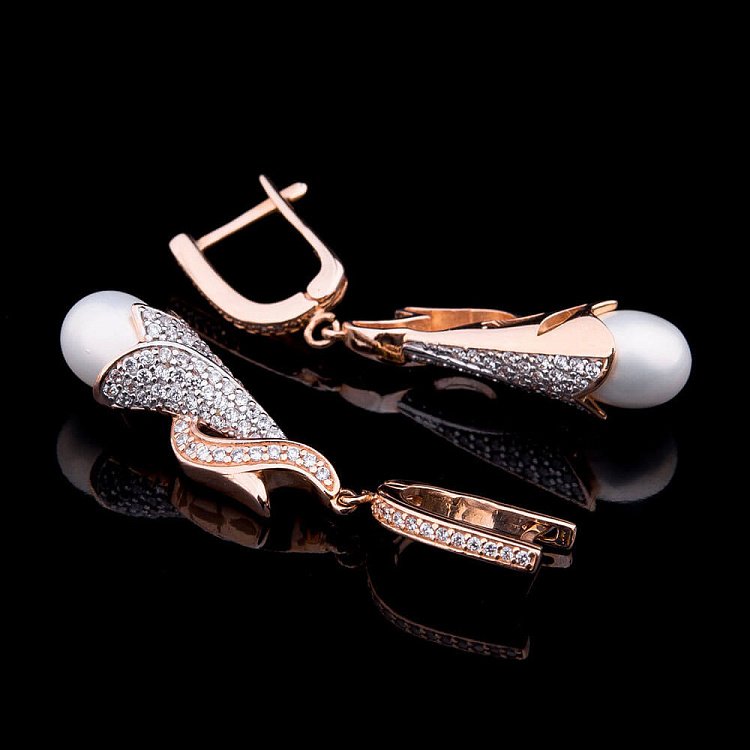 Золотые серьги с жемчугом и фианитами с03496 от ювелирного магазина Оникс - 3