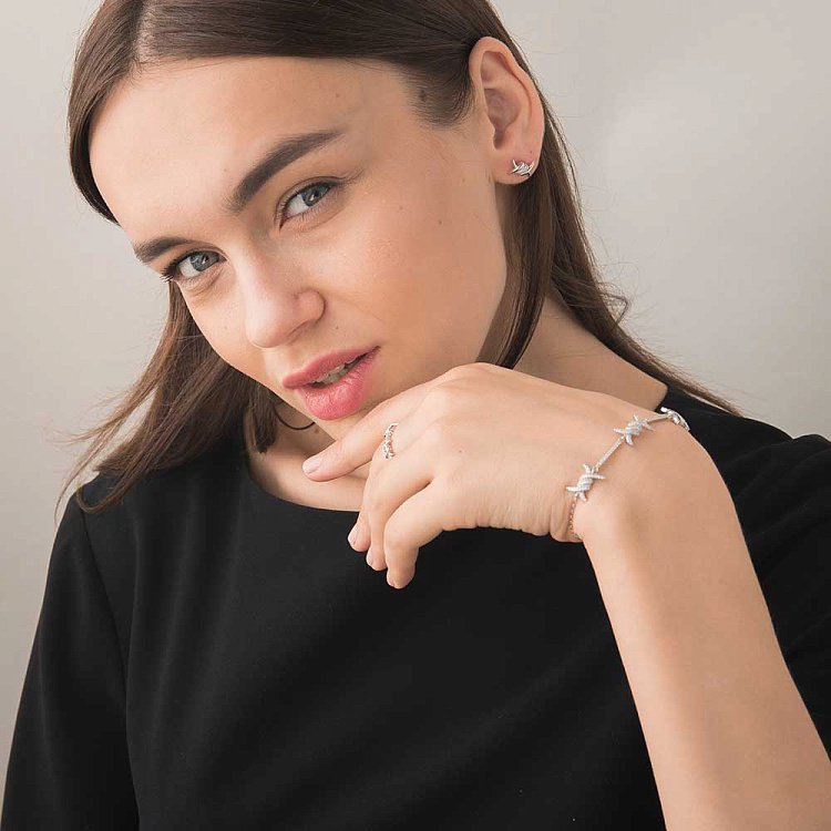 Срібні сережки з фіанітами 121710 від ювелірного магазину Онікс - 2