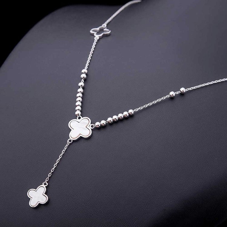 Срібне кольє "Конюшина" з перламутром 18205 від ювелірного магазину Онікс