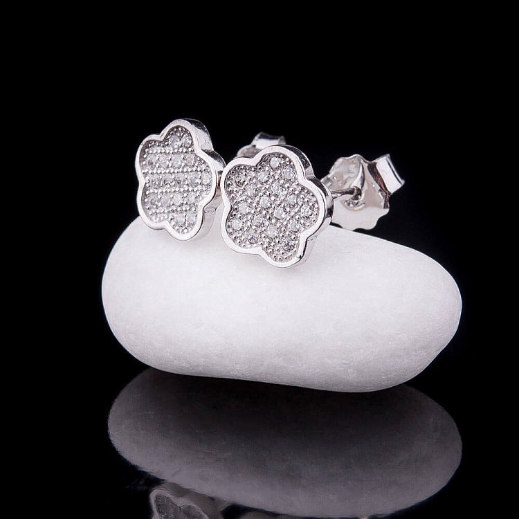 Срібні сережки "Конюшина" з фіанітами 121654 від ювелірного магазину Онікс - 1