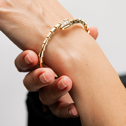 Жорсткий браслет "Змія" у жовтому золоті (фіаніти) б05751 №5