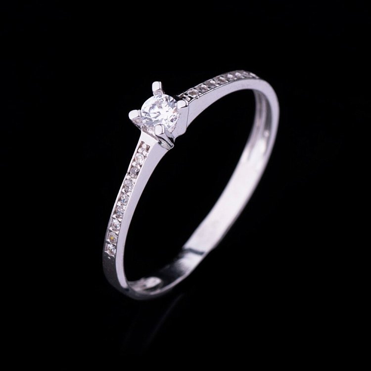 Заручальна каблучка з фіанітами (родій) 111602 від ювелірного магазину Онікс - 2