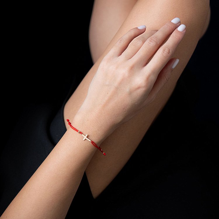 Браслет с красной нитью "Крестик" б02860 - 1 Браслет с красной нитью "Крестик" б02860 от ювелирного магазина Оникс - 1