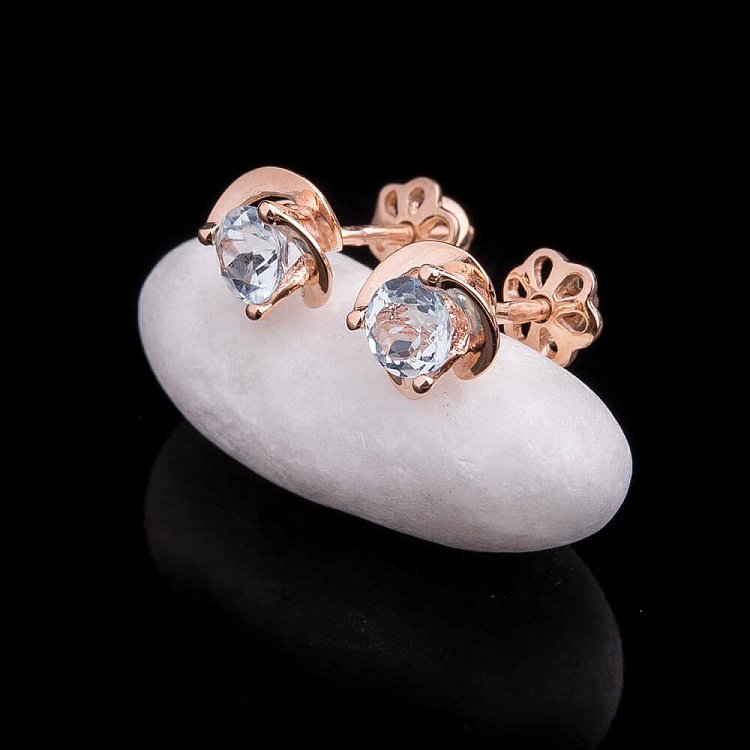 Золоті сережки-пусети з блакитним топазом с01797 від ювелірного магазину Онікс - 3