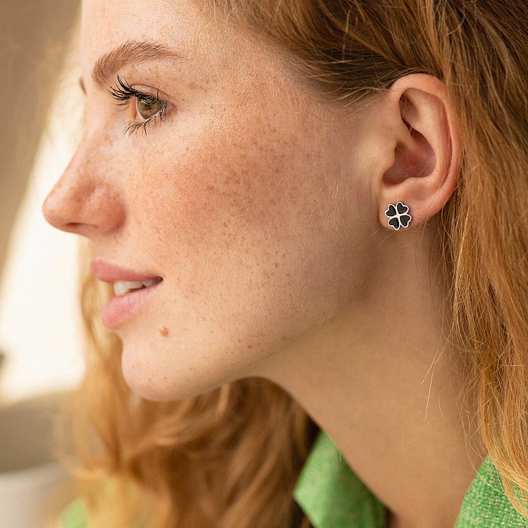 Серебряные серьги-пусеты "Клевер" (эмаль) 122428 от ювелирного магазина Оникс - 4