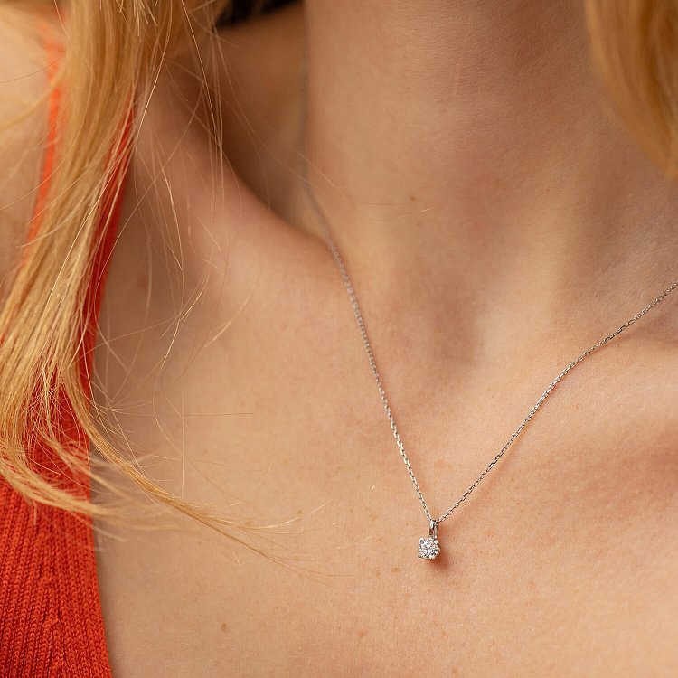 Кольє в білому золоті з діамантом 112081121 від ювелірного магазину Онікс - 1