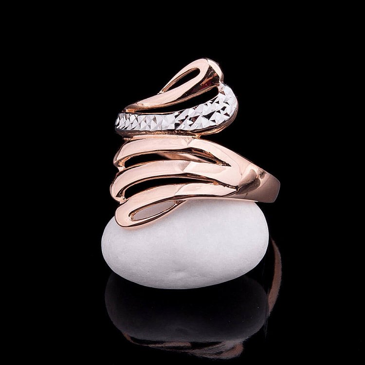 Золотое кольцо к04090 от ювелирного магазина Оникс