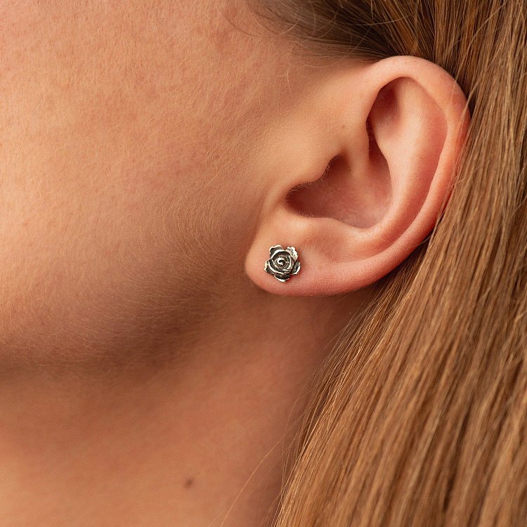 Сережки-пусети "Трояндочки" з чорнінням  12515 від ювелірного магазину Онікс