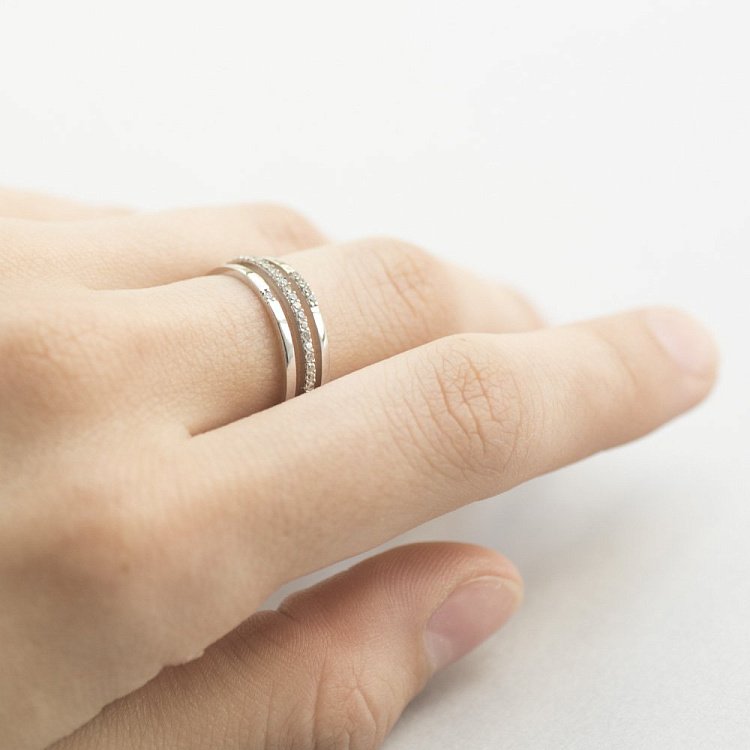 Золота потрійна каблучка з фіанітами к05550 від ювелірного магазину Онікс - 1