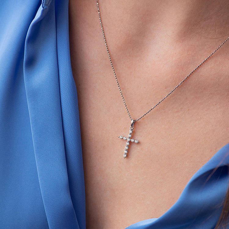 Хрестик у білому золоті з діамантами пб0308nl від ювелірного магазину Онікс - 1