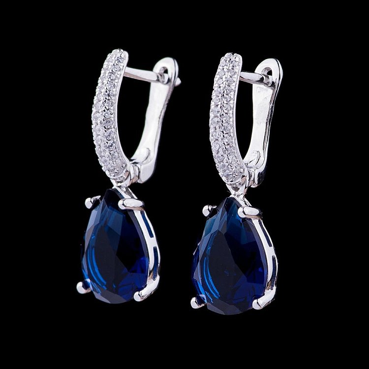 Срібні сережки з фіанітами 122012 від ювелірного магазину Онікс