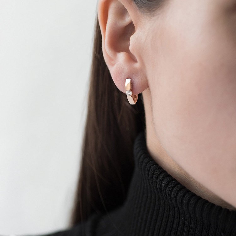 Золоті сережки з фіанітами с06591 від ювелірного магазину Онікс - 1