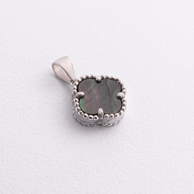 Серебряная подвеска "Клевер" с перламутром 133352 от ювелирного магазина Оникс