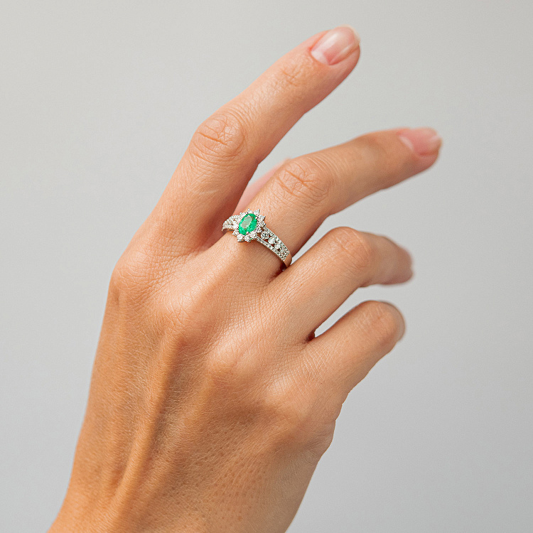 Золота каблучка зі смарагдом і діамантами кб0659ca від ювелірного магазину Онікс - 3