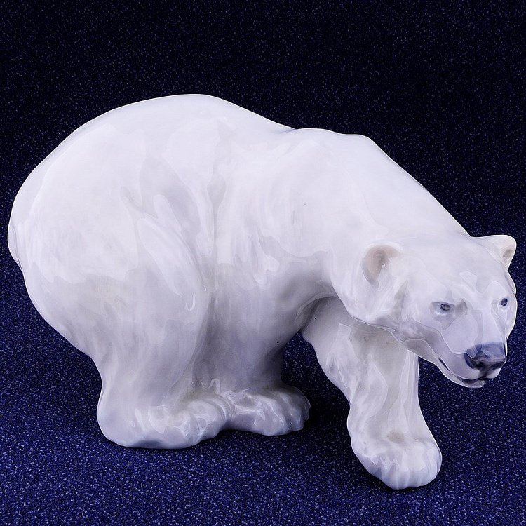 Фарфоровая статуэтка Royal Copenhagen стат389 от ювелирного магазина Оникс