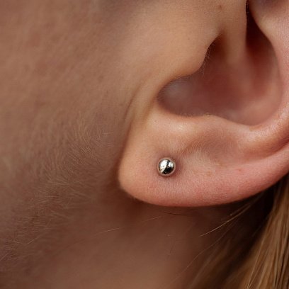 Серьги - пусеты "Шарики" в серебре (0.4 см) 122892 №6