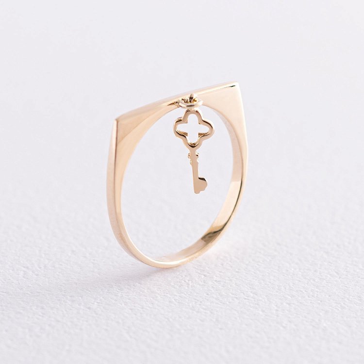 Кольцо "Ключик" в желтом золоте к06791 от ювелирного магазина Оникс