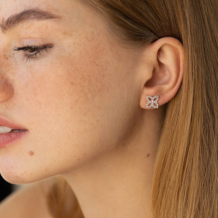 Сережки - пусети "Конюшина" з фіанітами (червоне золото) с08620 від ювелірного магазину Онікс - 1