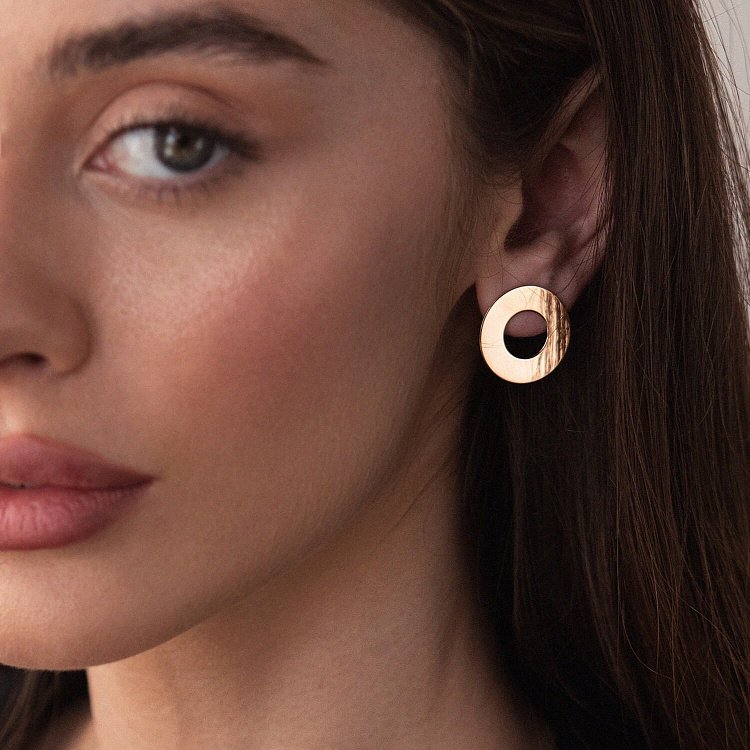 Золоті сережки - пусети "Дзекральні" (2.1 см) с07698 від ювелірного магазину Онікс