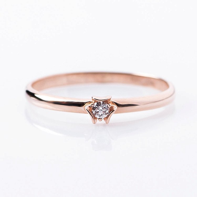 Золота заручальна каблучка з діамантами р0693к від ювелірного магазину Онікс