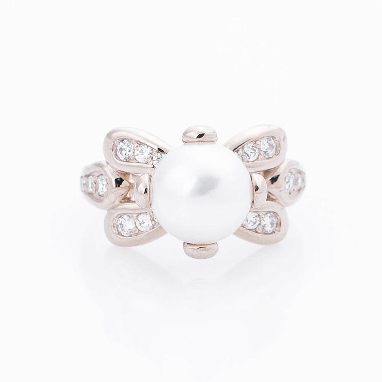 Золотое кольцо с культивированным пресноводным жемчугом и фианитами 02-0798.1.2310 от ювелирного магазина Оникс - 2