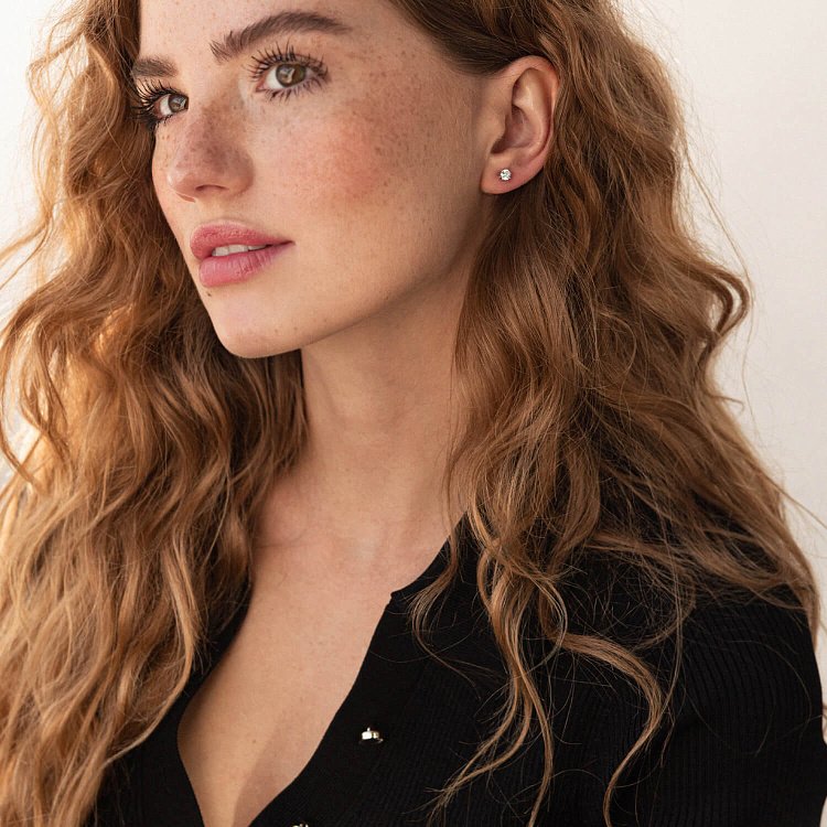 Золотые серьги - пусеты с бриллиантами сб0392 от ювелирного магазина Оникс - 1