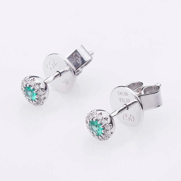 Золотые серьги-пусеты с бриллиантами и изумрудами с182 Золотые серьги-пусеты с бриллиантами и изумрудами с182 от ювелирного магазина Оникс