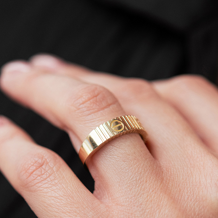 Кольцо "Love" в желтом золоте к08424 от ювелирного магазина Оникс - 3