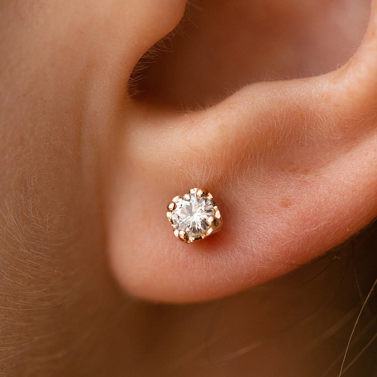 Золотые серьги - пусеты "Сердечки" с бриллиантами сб0395 от ювелирного магазина Оникс - 3