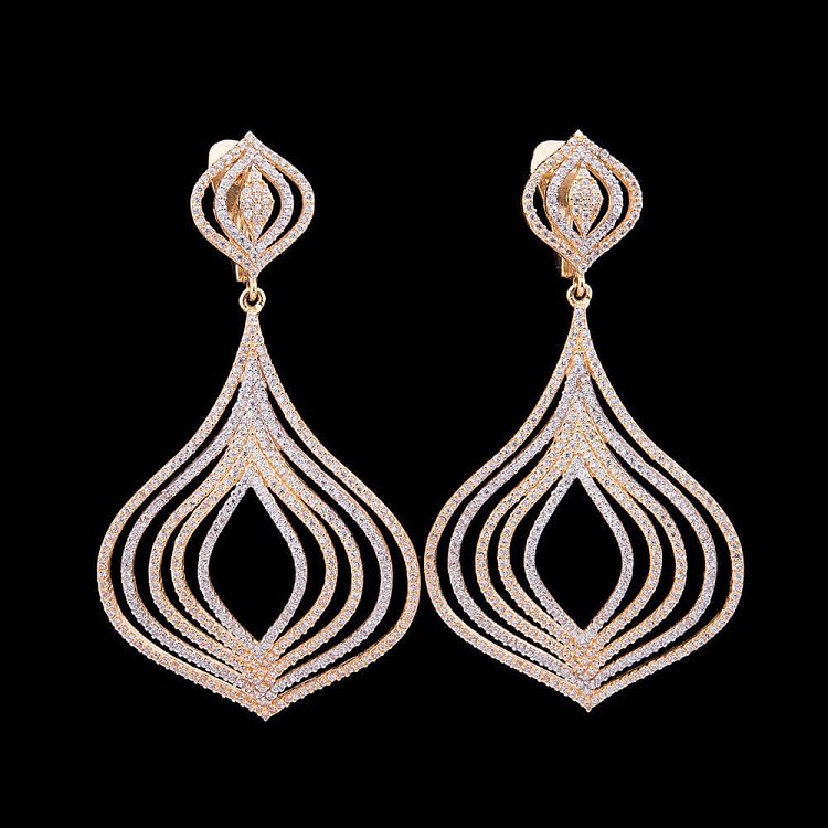 Золоті сережки "Вінтаж" з фіанітами с03363 від ювелірного магазину Онікс