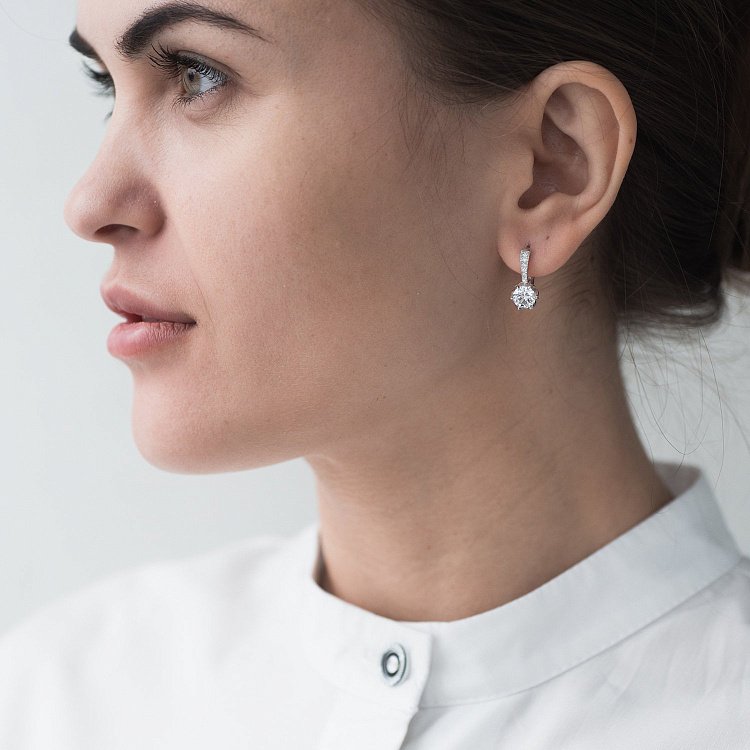 Серебряные серьги "Цветочки" (фианит) 122601 от ювелирного магазина Оникс - 1