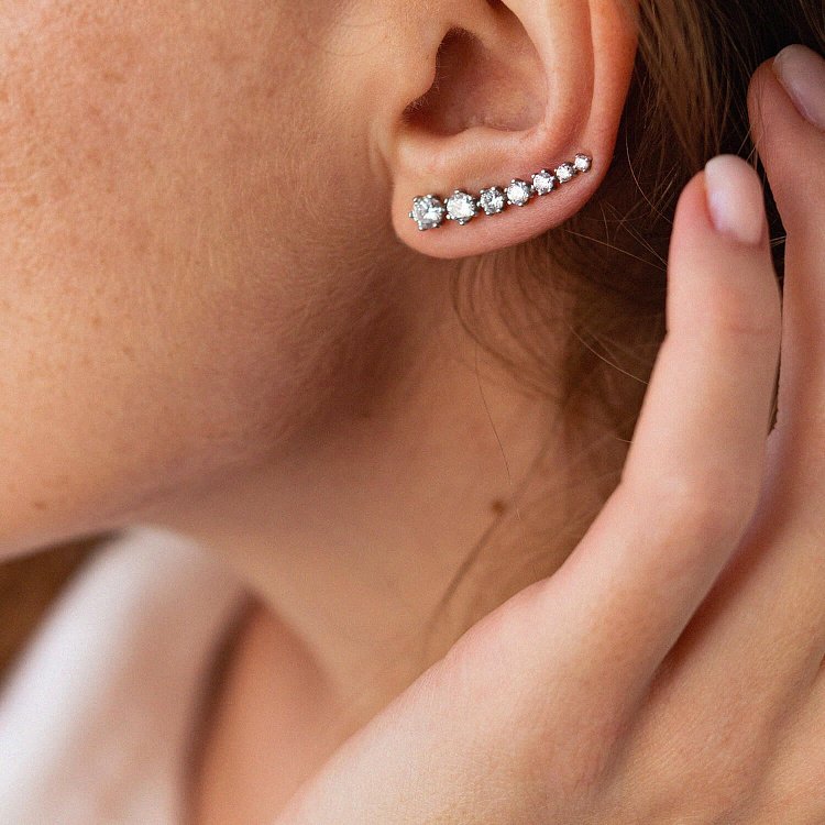 Срібна моносережка з фіанітами (на праве вушко) 4904п від ювелірного магазину Онікс - 5