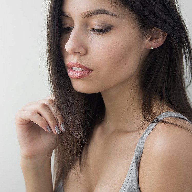 Золоті сережки-пусети з діамантами е0462-1ж від ювелірного магазину Онікс - 3