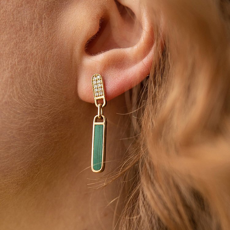 Золотые серьги - пусеты с бриллиантами и малахитом сб0472sc от ювелирного магазина Оникс - 1