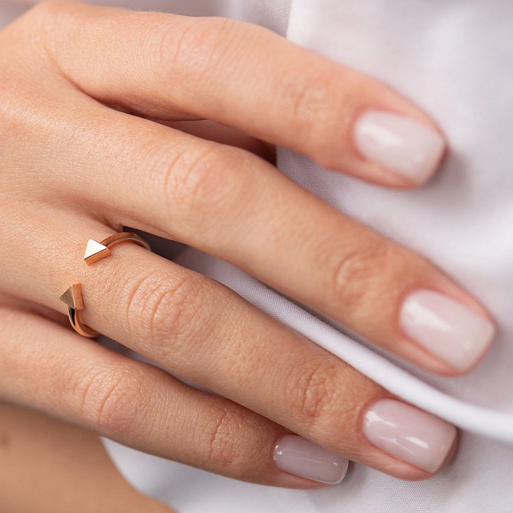 Золота каблучка "Стріли" к05543 від ювелірного магазину Онікс - 2