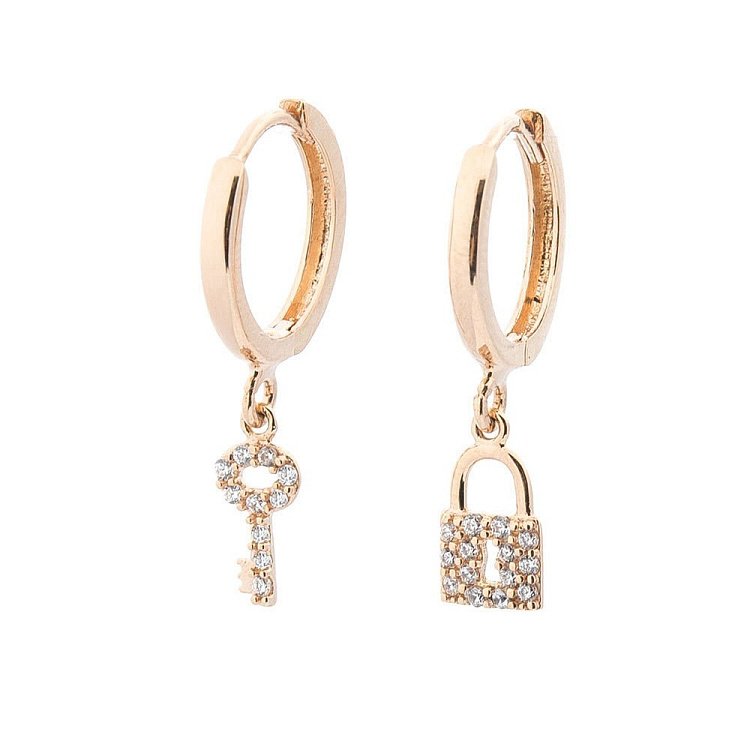 Золотые серьги "Замок и ключик" (фианиты) с05322 от ювелирного магазина Оникс