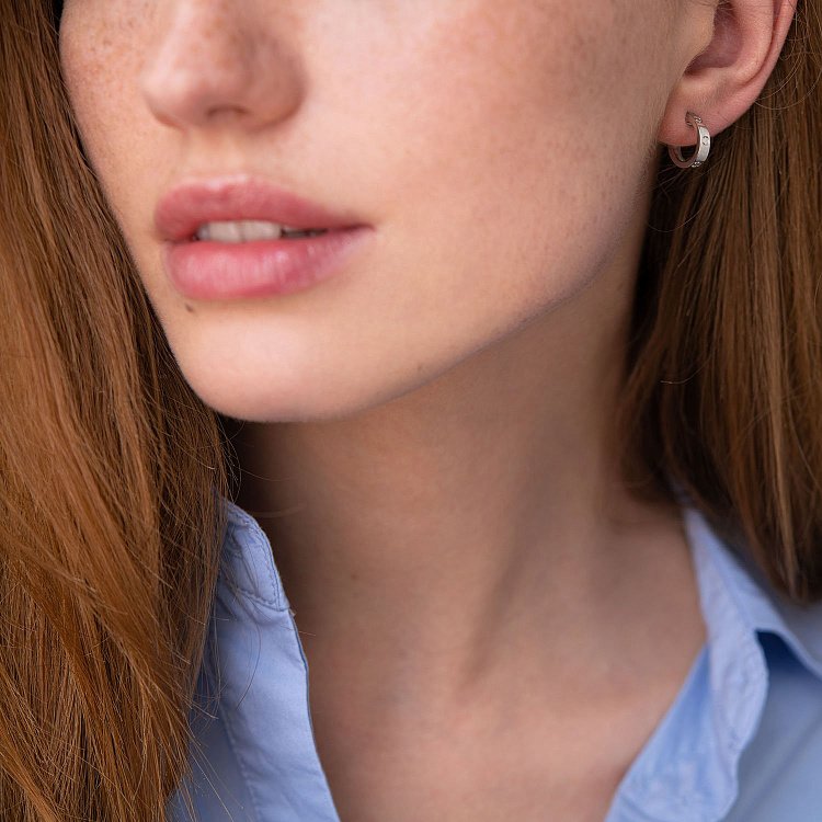 Золоті сережки - пусети "Love" с07445 від ювелірного магазину Онікс - 2