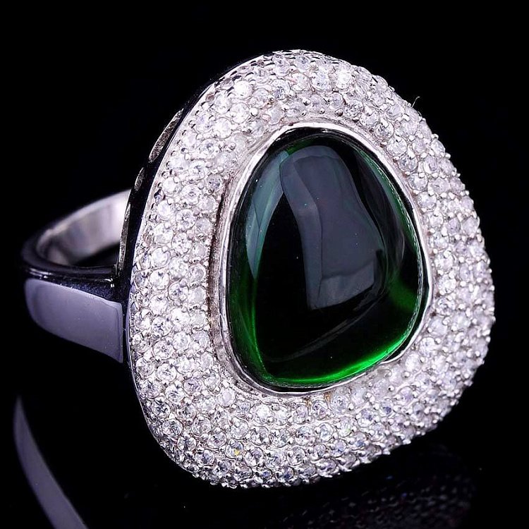 Серебряное кольцо с фианитами 11835 от ювелирного магазина Оникс