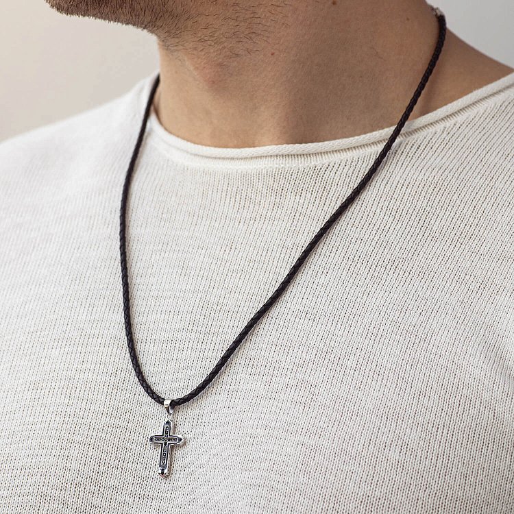 Хрест в білому золоті (чорні фіаніти) п03491 від ювелірного магазину Онікс - 1